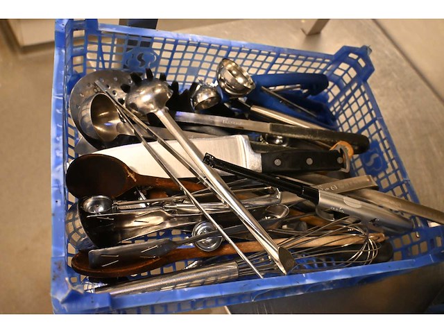 Diverse keukenbenodigdheden - afbeelding 2 van  2