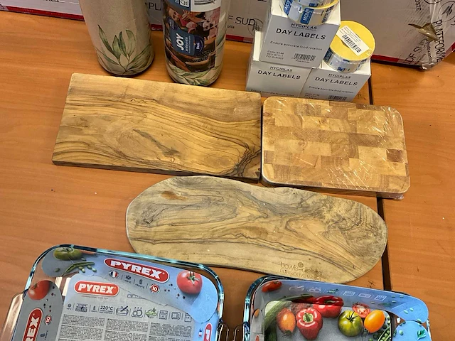 Diverse keukenbenodigdheden - afbeelding 4 van  6