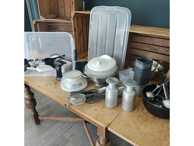 Diverse keukengereedschap - afbeelding 1 van  4