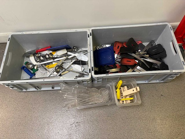 Diverse keukengerei - afbeelding 1 van  4