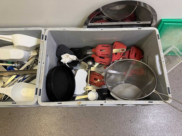 Diverse keukengerei - afbeelding 2 van  3