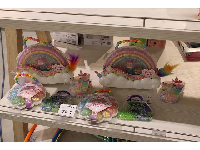 Diverse kinder sieradensets o.a. twinkelpets. - afbeelding 1 van  2