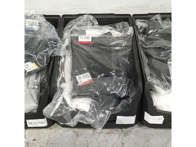 Diverse kleding, o.a nike - afbeelding 4 van  17
