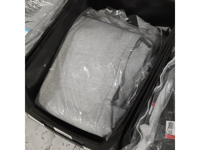 Diverse kleding, o.a nike - afbeelding 16 van  17