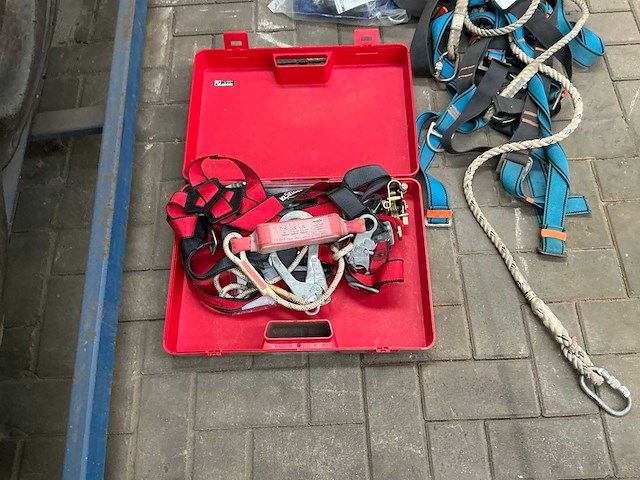 Diverse klim beveiliginsmiddelen - afbeelding 2 van  6