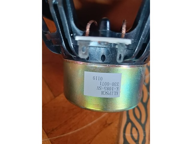 Diverse klipsch speakers en bas versterkers en onderdelen - afbeelding 17 van  19