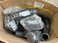 Diverse knieën, fittingen en doppen - afbeelding 1 van  10