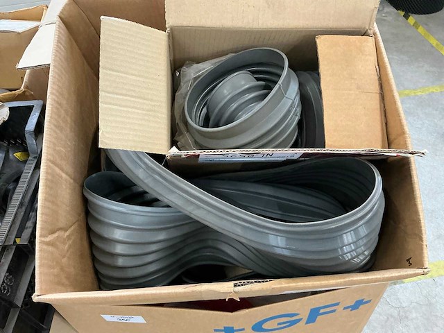 Diverse knieën, fittingen en doppen - afbeelding 4 van  10