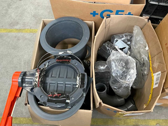 Diverse knieën, fittingen en doppen - afbeelding 10 van  10