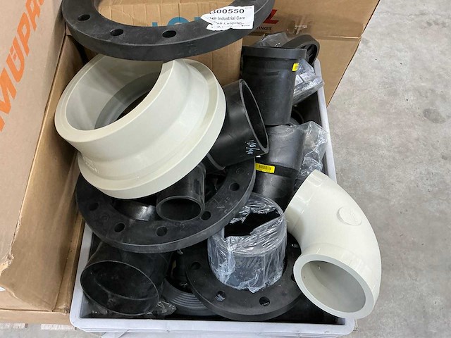 Diverse knieën, kogelkranen, moffen en flenzen - afbeelding 8 van  8