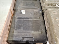 Diverse koffers en transportkisten - afbeelding 3 van  4