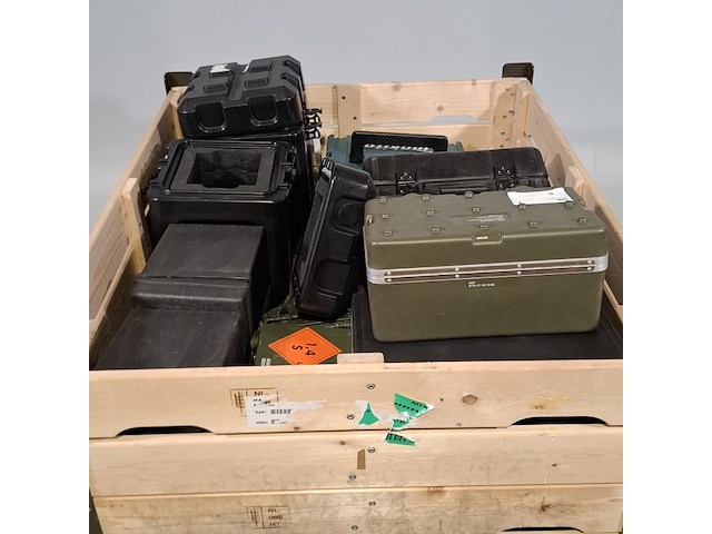 Diverse koffers - afbeelding 2 van  6