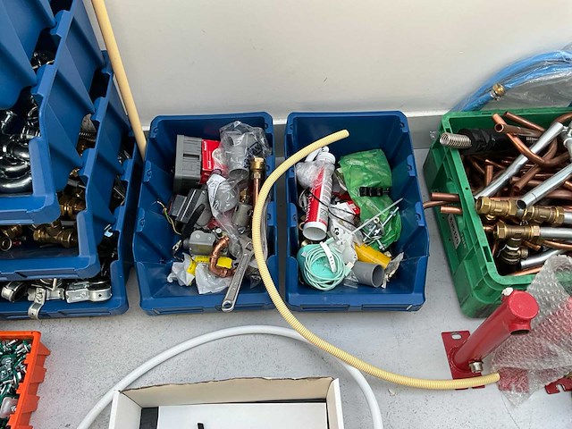 Diverse koppelingen, cv materialen en magazijnbakken - afbeelding 3 van  14
