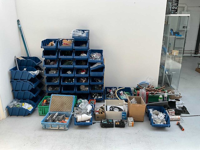 Diverse koppelingen, cv materialen en magazijnbakken - afbeelding 1 van  14