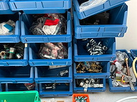 Diverse koppelingen, cv materialen en magazijnbakken - afbeelding 14 van  14