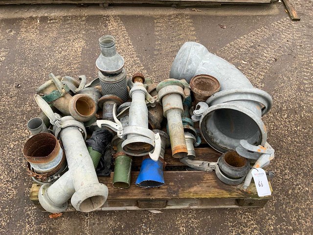 Diverse koppelingen en afvoerslangen - afbeelding 2 van  4