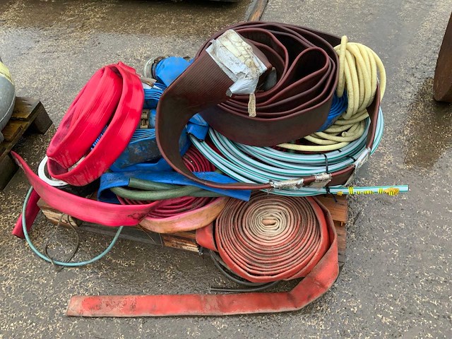 Diverse koppelingen en afvoerslangen - afbeelding 3 van  4