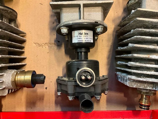 Diverse koppelingen en onderdelen - afbeelding 6 van  7