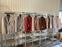 Diverse kostuums en kleding - afbeelding 1 van  9