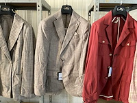 Diverse kostuums en kleding - afbeelding 2 van  9