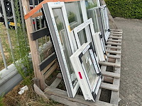 Diverse kozijnen met glas (7x) - afbeelding 1 van  12