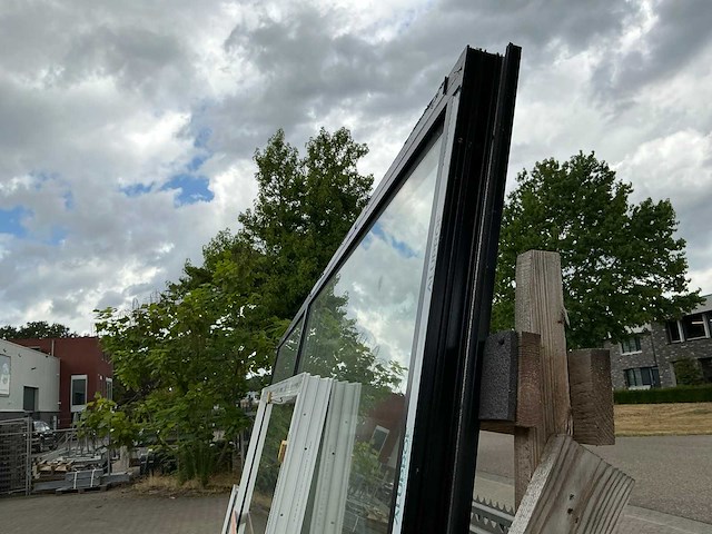 Diverse kozijnen met glas (7x) - afbeelding 3 van  12
