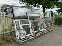 Diverse kozijnen met glas (7x) - afbeelding 7 van  12