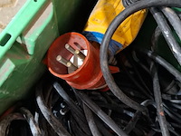 Diverse krachtstoom en stroomkabel in speciekuip - afbeelding 2 van  7