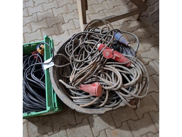 Diverse krachtstoom en stroomkabel in speciekuip - afbeelding 7 van  7