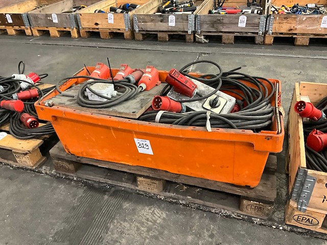 Diverse krachtstroomkabels - afbeelding 1 van  4