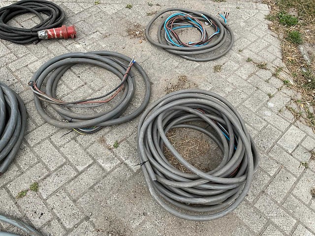 Diverse krachtstroomkabels - afbeelding 2 van  8