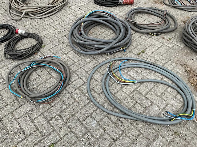Diverse krachtstroomkabels - afbeelding 3 van  8