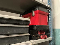 Diverse kunstof koffers en assortimentsdozen (8x) - afbeelding 2 van  4