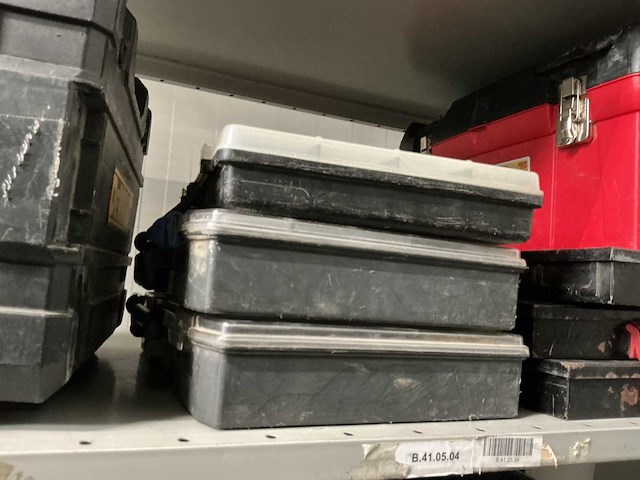 Diverse kunstof koffers en assortimentsdozen (8x) - afbeelding 3 van  4