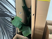 Diverse kunstplanten en kerstdecoratie - afbeelding 5 van  7