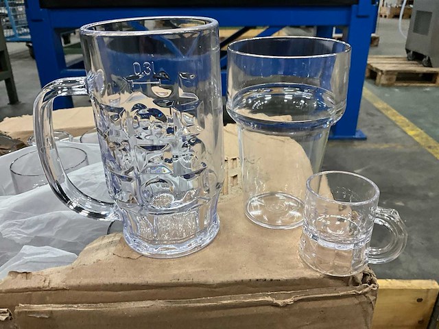 Diverse kunststof drinkglazen - afbeelding 1 van  5