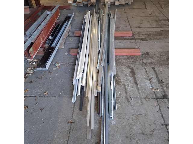 Diverse kunststof en aluminium profielen, keralit / protex - afbeelding 5 van  12