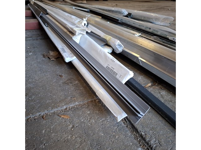 Diverse kunststof en aluminium profielen, keralit / protex - afbeelding 6 van  12