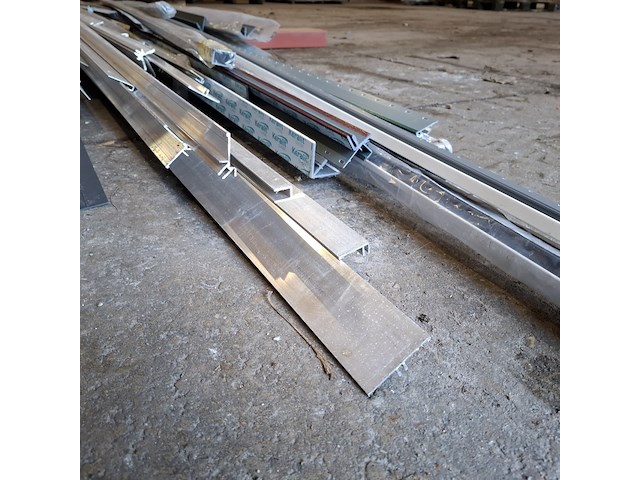 Diverse kunststof en aluminium profielen, keralit / protex - afbeelding 7 van  12