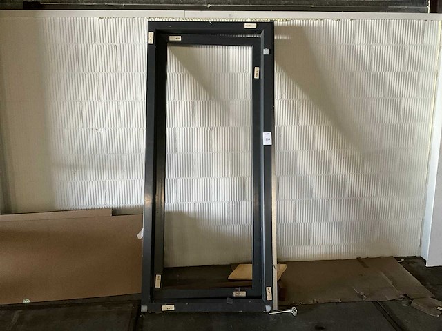 Diverse kunststof kozijnen en deuren - afbeelding 1 van  6