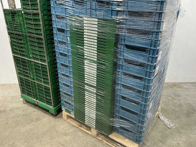 Diverse kunststof kratten - afbeelding 2 van  5