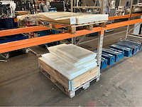 Diverse kunststof panelen - afbeelding 1 van  6