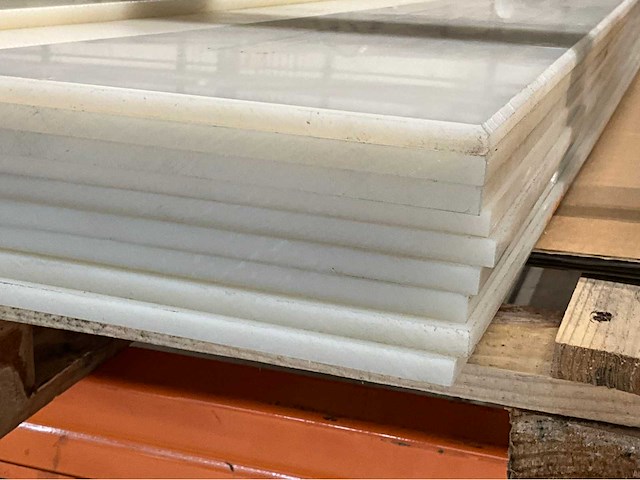 Diverse kunststof panelen - afbeelding 4 van  6