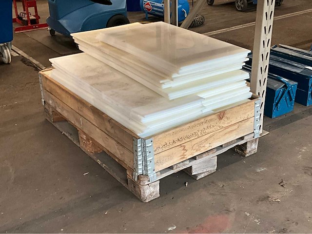 Diverse kunststof panelen - afbeelding 6 van  6