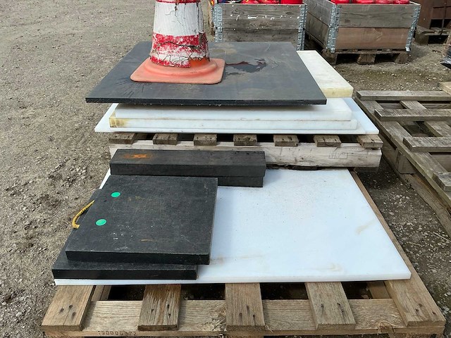 Diverse kunststof platen - afbeelding 3 van  5