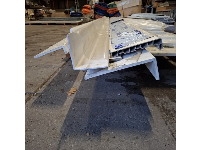 Diverse kunststof profielen en vensterbanken, o.a. unipanel - afbeelding 7 van  22