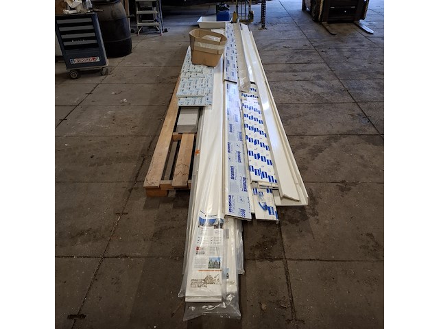 Diverse kunststof profielen en vensterbanken, o.a. unipanel - afbeelding 12 van  22