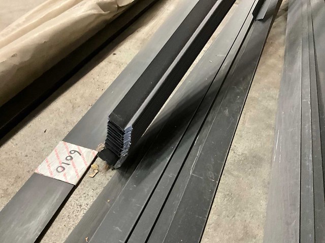 Diverse kunststof strips profielen - afbeelding 1 van  1