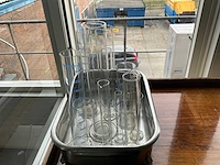 Diverse laboratorium apparatuur en glaswerk - afbeelding 6 van  19