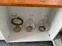 Diverse laboratorium apparatuur en glaswerk - afbeelding 7 van  19